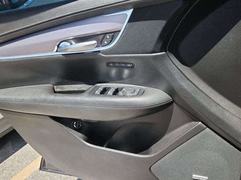 Used 2018 Cadillac XT5 Luxury AWD/4WD image 9