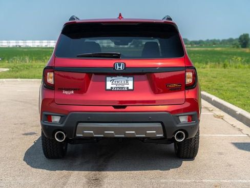 Used 2025 Honda Passport TrailSport image 9