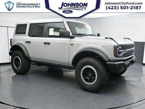 New 2026 Ford Bronco Badlands image 3