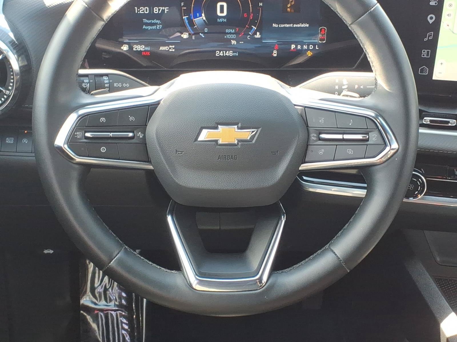 Used 2026 Chevrolet Equinox LT AWD/4WD image 14