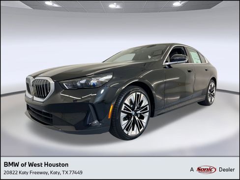 New 2026 BMW 530i w/ Executive Package image 1
