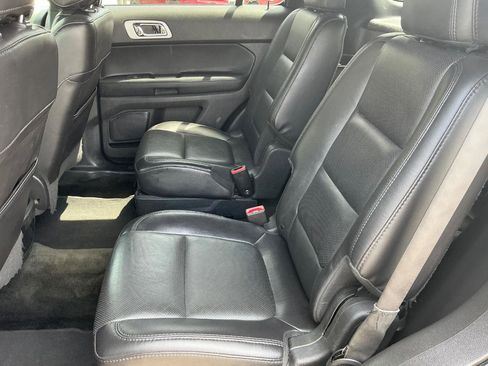 Used 2014 Ford Explorer Limited w/ Equipment Group 302A AWD/4WD image 14