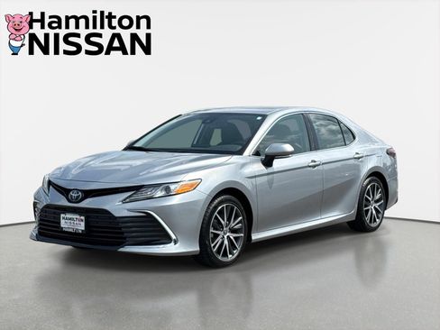 Used 2024 Toyota Camry XLE w/ Cold Weather Package FWD image 5
