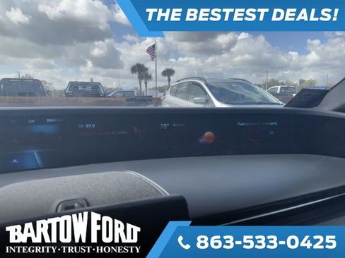 Used 2025 Lincoln Nautilus Premier w/ Jet Appearance Package image 12