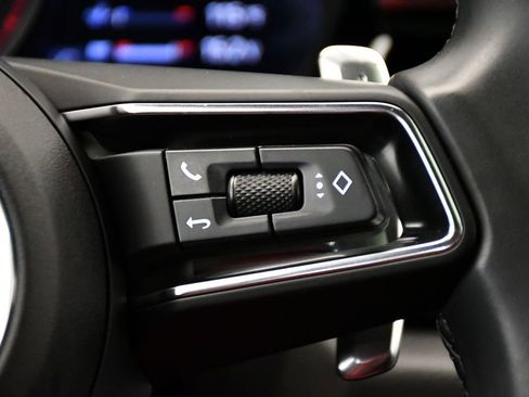 Used 2025 Porsche Macan image 28