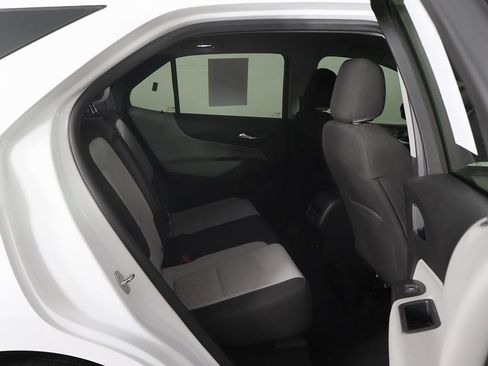 Used 2019 Chevrolet Equinox LS AWD/4WD image 28