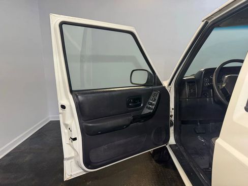 Used 2000 Jeep Cherokee SE image 7