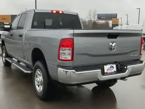 Used 2024 RAM 2500 Tradesman w/ Chrome Appearance Group AWD/4WD image 7