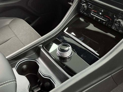 New 2025 Jeep Grand Cherokee L Altitude image 30