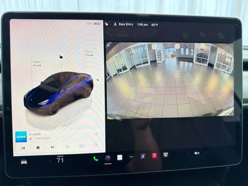 Used 2022 Tesla Model Y Performance AWD/4WD image 25