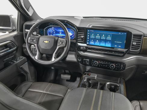 Used 2025 Chevrolet Silverado 1500 High Country AWD/4WD image 29