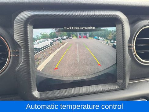 Used 2021 Jeep Wrangler Unlimited Sahara AWD/4WD image 21