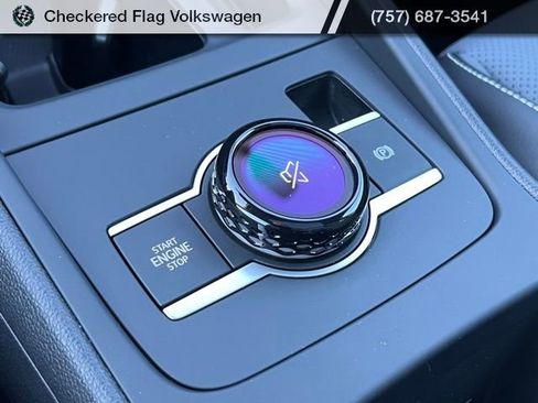 New 2026 Volkswagen Tiguan SE AWD/4WD image 41