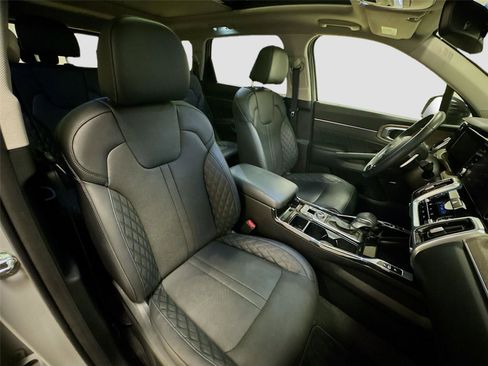 Used 2022 Kia Sorento SX Prestige image 31