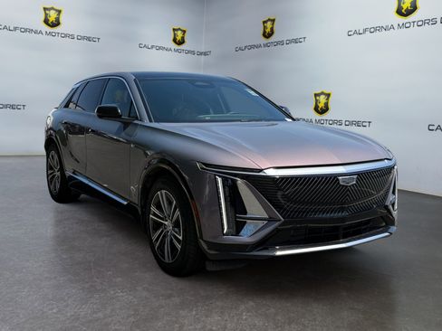 Used 2024 Cadillac Lyriq Luxury w/ LPO, Floor Liner Package RWD image 7