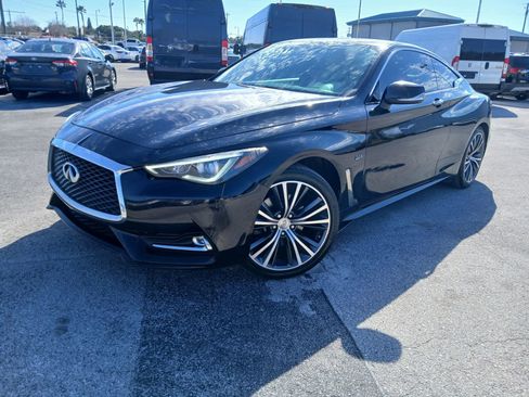 Used 2017 INFINITI Q60 2.0t image 2