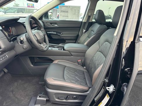 New 2026 Nissan Pathfinder Platinum AWD/4WD image 23