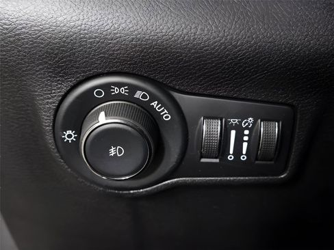 Used 2022 Jeep Compass Latitude w/ Convenience Group image 36