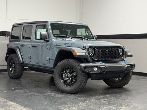 Used 2024 Jeep Wrangler Unlimited image 2