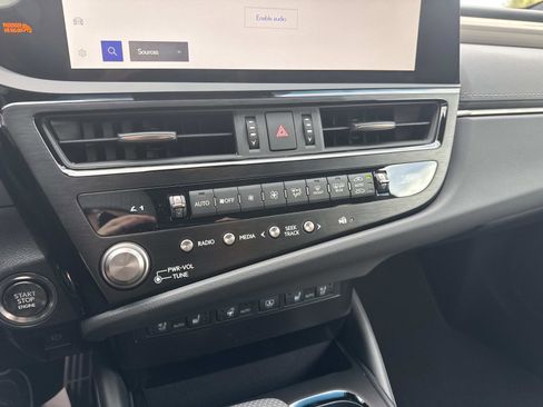New 2025 Lexus ES 350 F Sport image 23