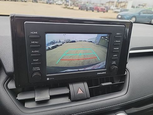 Used 2021 Toyota RAV4 LE image 20