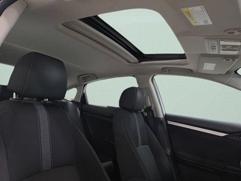 Used 2017 Honda Civic EX image 3