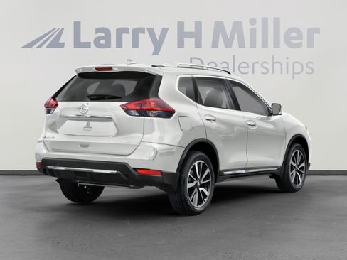 Used 2020 Nissan Rogue SL w/ Premium Package image 2