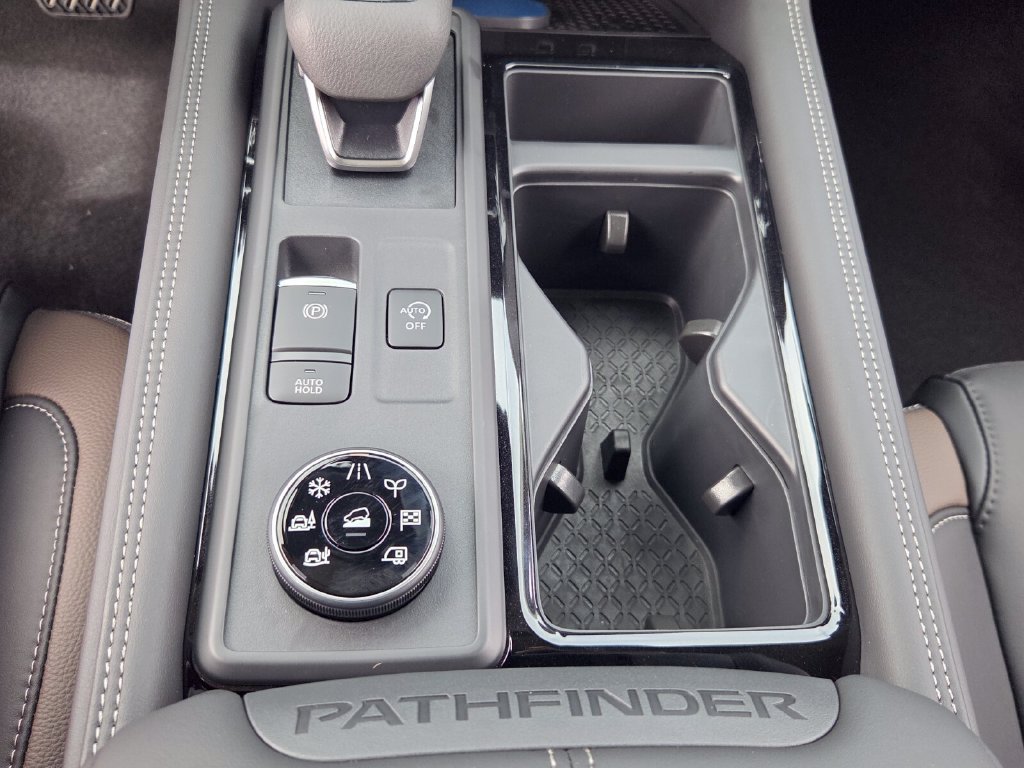 New 2026 Nissan Pathfinder Platinum AWD/4WD image 22