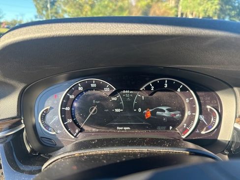 Used 2018 BMW 530i xDrive image 32