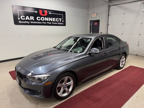 Used 2013 BMW 320i xDrive Sedan AWD/4WD image 3
