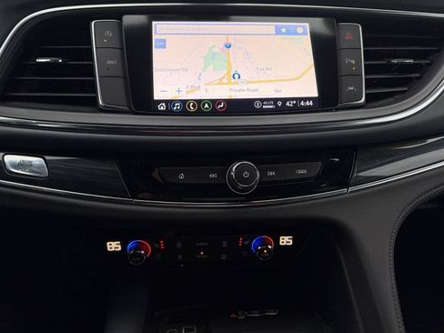 Used 2024 Buick Enclave Premium image 20