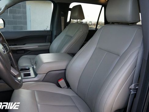 Used 2021 Ford Expedition XLT RWD image 18
