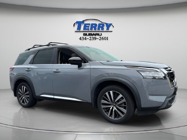 Used 2022 Nissan Pathfinder Platinum w/ Cargo Package FWD image 1