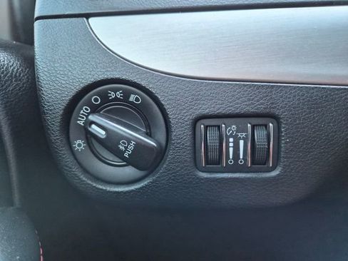 Used 2017 Dodge Grand Caravan GT FWD image 14