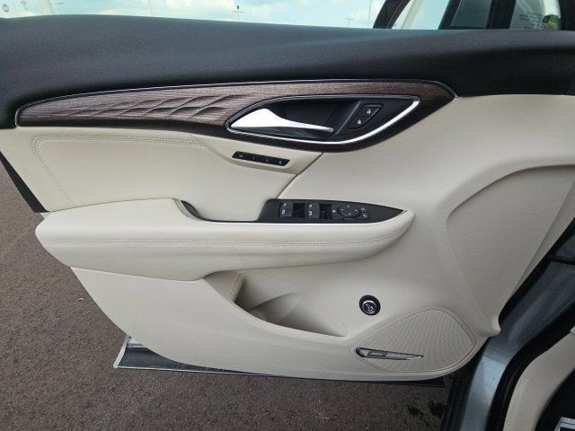 Used 2023 Buick Envision Avenir AWD/4WD image 27