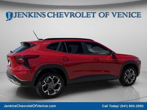 New 2026 Chevrolet Trax LT w/ LT Convenience Package FWD image 4