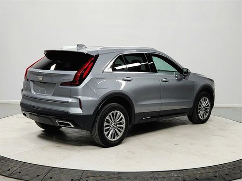 Used 2024 Cadillac XT4 Premium Luxury image 7