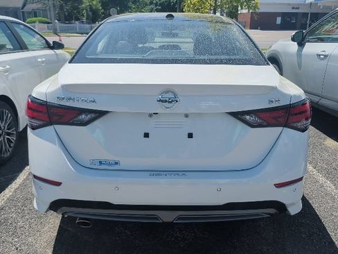 Certified 2022 Nissan Sentra SR w/ SR Premium Package FWD image 6