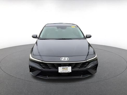 Used 2025 Hyundai Elantra Limited FWD image 4