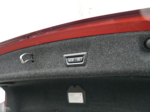 Used 2021 BMW 330i xDrive Sedan w/ Convenience Package image 35