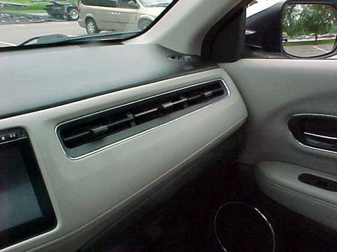 Used 2016 Honda HR-V EX image 21
