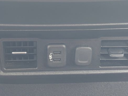 Used 2020 Chevrolet Silverado 1500 LT w/ Texas Edition image 31