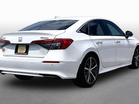 Used 2023 Honda Civic Touring image 2
