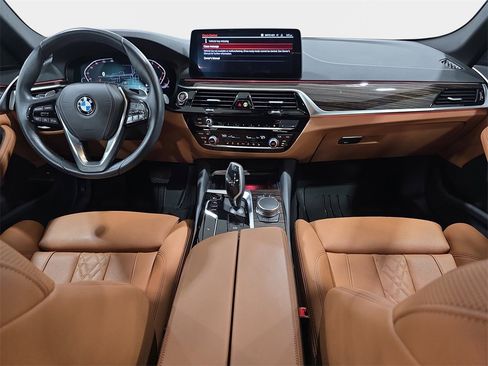 Certified 2023 BMW 530i 530i w/ Convenience Package image 9