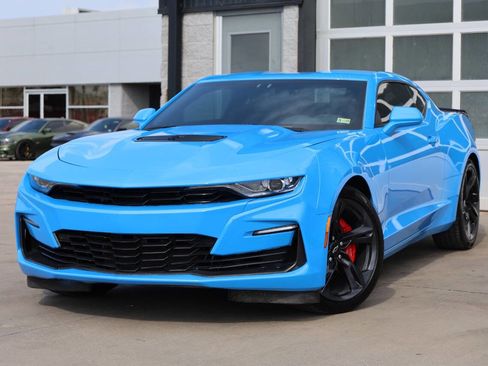Used 2022 Chevrolet Camaro LT w/ Technology Package image 3