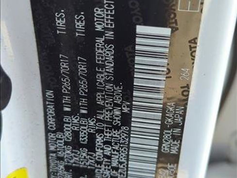 Used 2016 Toyota 4Runner SR5 Premium RWD image 2