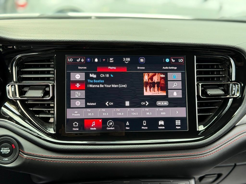 Used 2025 Dodge Durango GT AWD/4WD image 16