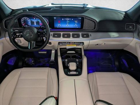 New 2026 Mercedes-Benz GLS 580 4MATIC image 15