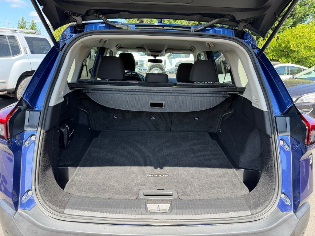 Used 2022 Nissan Rogue SV AWD/4WD image 22