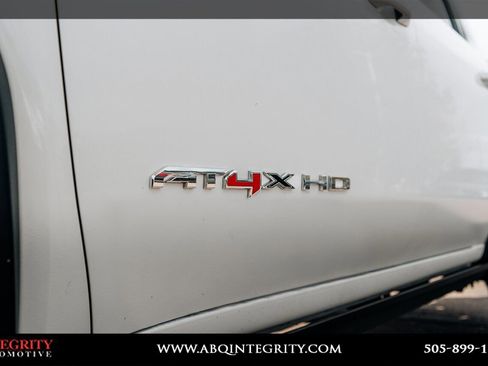 Used 2025 GMC Sierra 2500 AT4X image 13